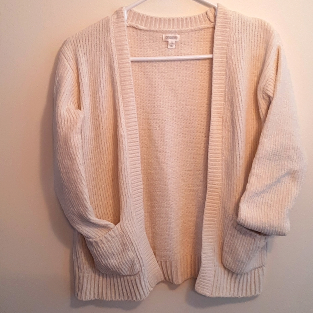 Gymboree Size M 7-8 Two Pocket White Sweater
